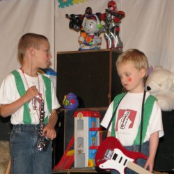 Muzikantjes (9) - Toneelvereniging Plankenkoorts 